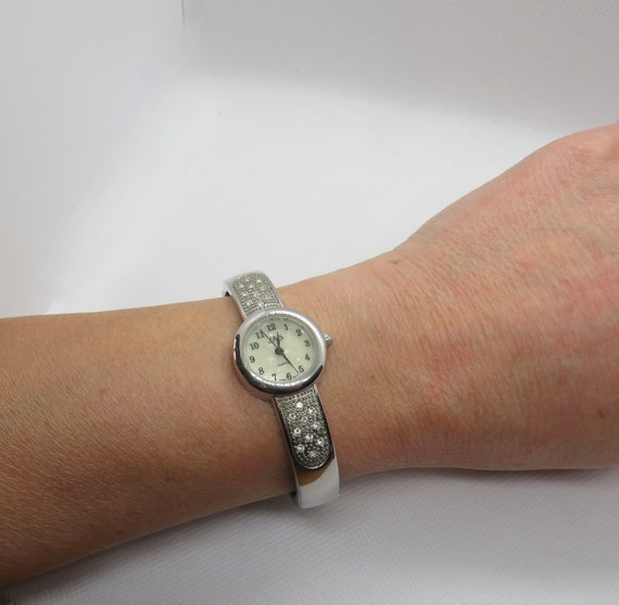 Luxury Womens Watches Analog Quartz Wrist Watch Rectangular Cuff Bracelet  Watch Business Casual Fashion Wrist Watches for Ladies, Rose gold, Quartz  Watch : Amazon.in: Fashion
