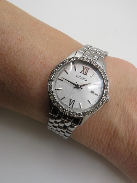 Vintage Seiko watch / sports watch / date watch /  stainless steel Watch / womens Watch / Gift for her (v21)