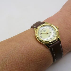 vintage Timex Indigo watch / classic  ladies gold Watch / womans watch / Vintage watch / quartz watch / glow  watch / vintage ladies / v16