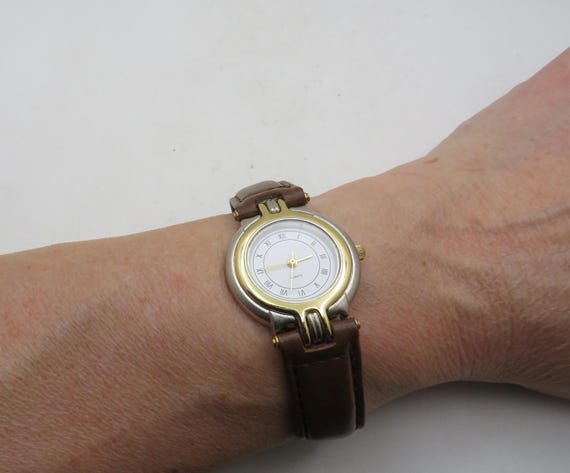 Vintage Ladies Watch: White Dial, Brown Leather Strap, Japan Quartz (y24)