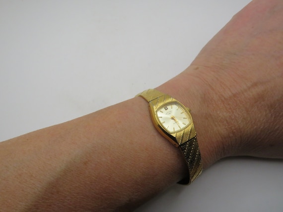 vintage rotary gold watch / 6.3" wrist size / vin… - image 1
