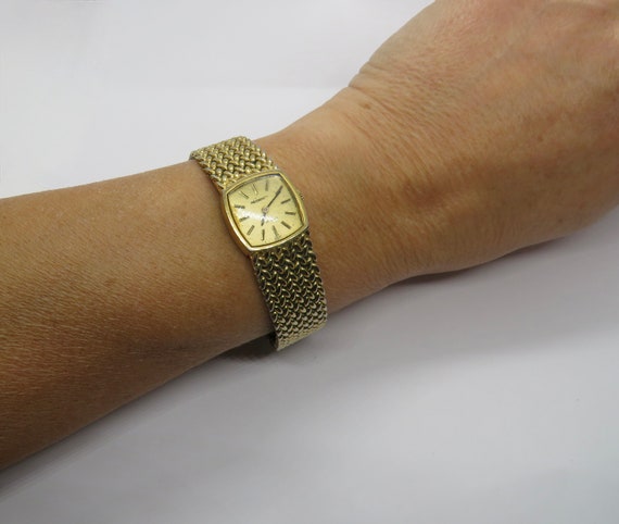 Montre-bracelet mécanique vintage en émail pour femme - En vente sur