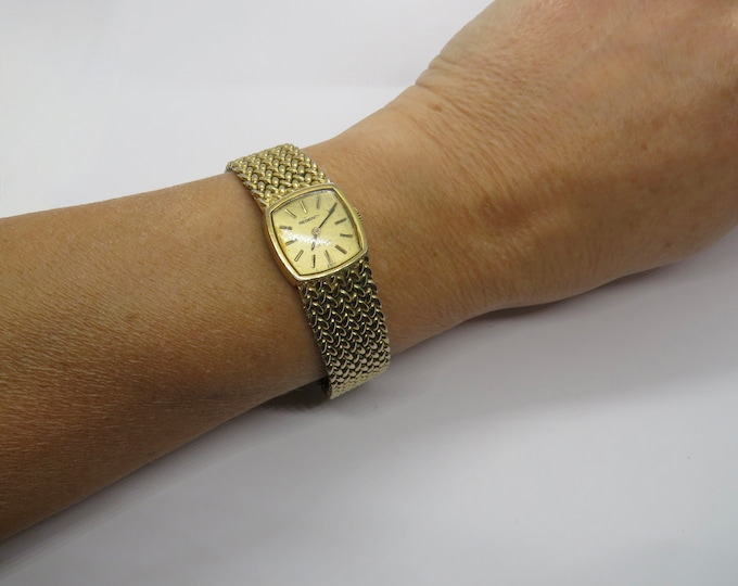 vintage mechanical watch /  gift for her / vintage wrist watch / mechanical  watch / vintage watch / vintage 60s / womans  watch (D17)