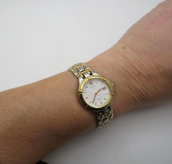 Vintage gold two tone watch / Citizen sports watch / small 6" wrist /  gold Dress Watch / womens Watch /  Gift for her (k20)