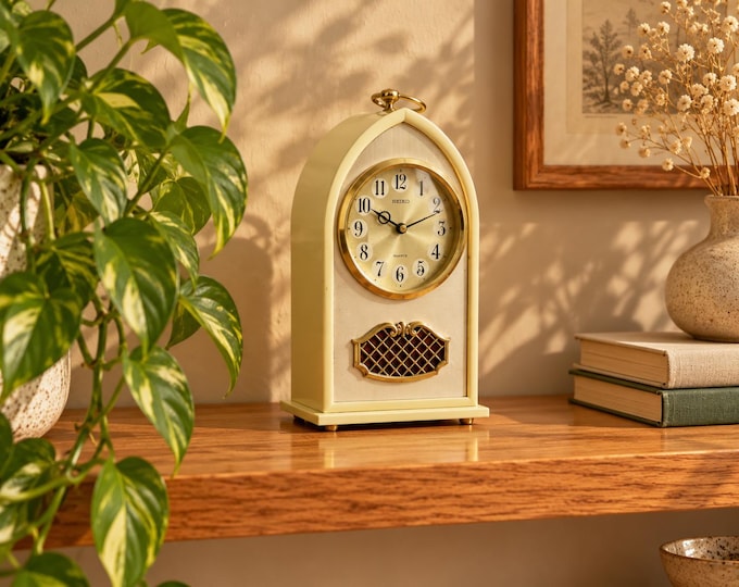 seiko clock / alarm mantel clock / retro clock  / vintage Japan /  Working alarm clock / (A)