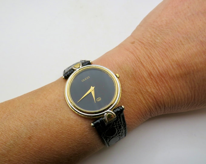 Vintage gucci watch Swiss watch / sports watch / gents watch / leather  / vintage / Gents watch (p20)