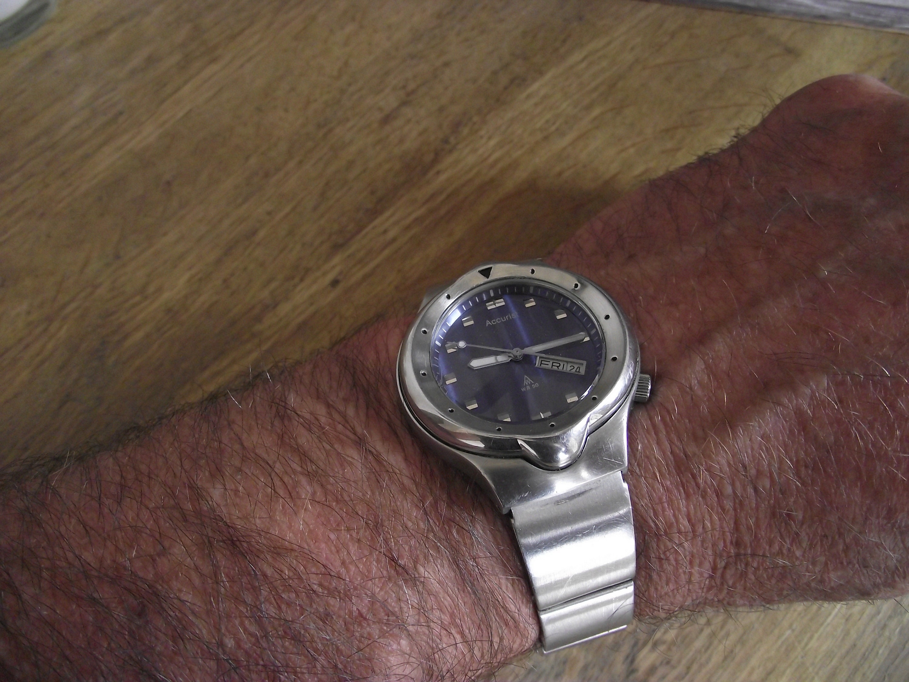 Accurist wr50 outlet