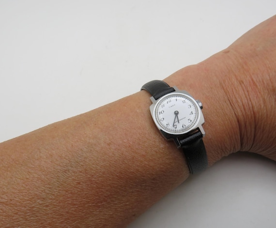 vintage Timex / mechanical watch / gift for her / wrist watch Self wind watch  17 jewels Watch / w12