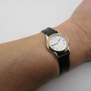Vintage rotary gold watch / Black leather strap  / vintage womans 00s watch / Swiss watch / vintage Watch / ladies watch (p3)