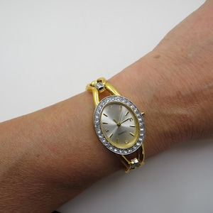 Vintage watch  / diamond dress watch / 8" wrist Quartz watch / Ladies Dress Watch / womens Watch / Gift for her (w22)