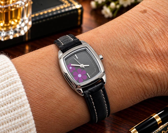 Vintage watch / dress watch / square dial /  Quartz watch / Ladies Gold Dress Watch /  ladies Watch /  Gift for her  (e6)