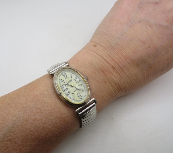 Vintage Zeon Quartz Watch - Oval Stainless Steel Dress Watch a29