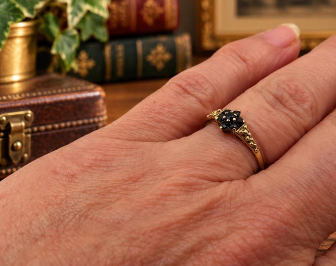 Vintage Gold Ring / Solid 375 / 9ct gold sapphire  Cluster Ring / Gemstone / size usa 6.5 / uk m / Eur 53 / 9ct gold  / Gold ring / g8