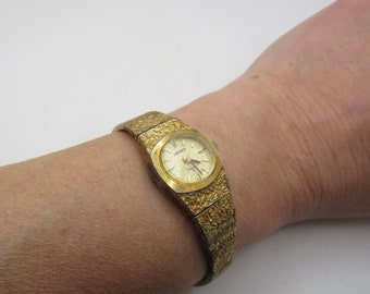 Vintage mechanical watch / woman's Watch / Seiko Watch /  Gift for her / old retro watch (i13)