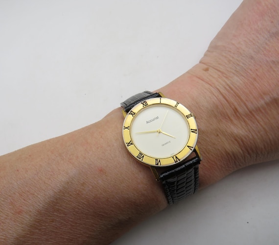 Vintage Accurist Quartz Watch, Gold & Steel, croc strap (Y26)