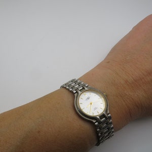 Vintage Swiss watch / woman&#39;s watch / 6.8&quot; wrist / Arnold and son / quartz watch / A&S watch / steel watch / vintage ladies / watch (n22)