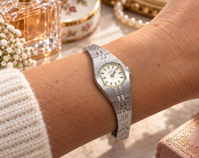 vintage Swiss watch / gift for her / vintage wrist watch / mechanical watch / vintage watch / vintage 50s / womans  watch (A11)