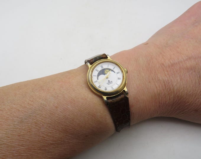 Vintage sun moon watch / vintage womans  90s watch / vintage Watch / watch  ladies watch (q17)