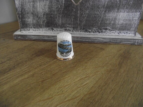 Vintage thimbles / The old bridge / Berwick / beautiful Fine Bone China / bone china England made / BRD3