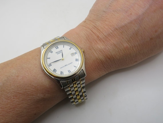 Vintage Sports watch / Pulsar by Seiko Quartz watch / watch / vintage gents Watch /  8" wrist  (R12)