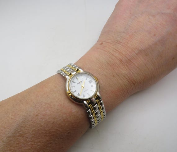 Vintage Constant Quartz Watch, Two Tone Ladies Dress Watch, 6.2" Wrist f31