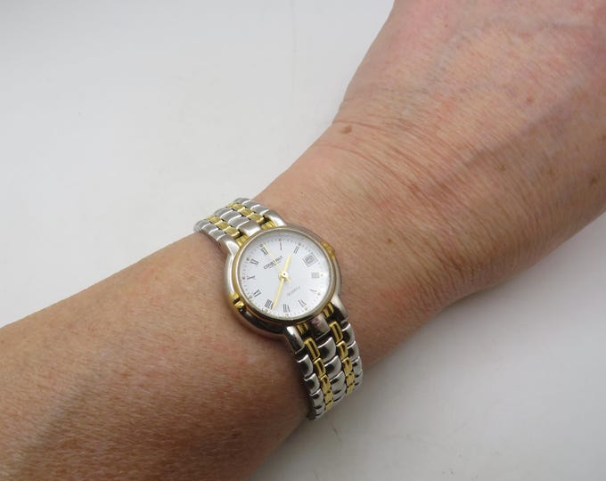 Vintage Constant Quartz Watch, Two Tone Ladies Dress Watch, 6.2" Wrist f31