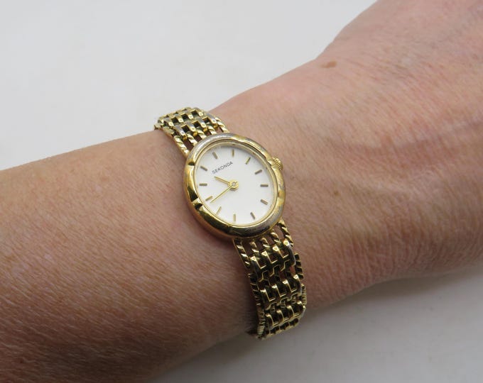 vintage womens gate bracelet Watch / dainty watch dial / 6.7' wrist / quartz watch dainty dial  / vintage / womens  watch (y6)