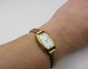 Vintage mechanical watch / woman's Watch /  Ingersoll Watch /  Gift for her / old retro watch (a22)