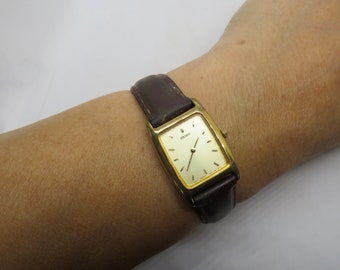 vintage seiko square watch