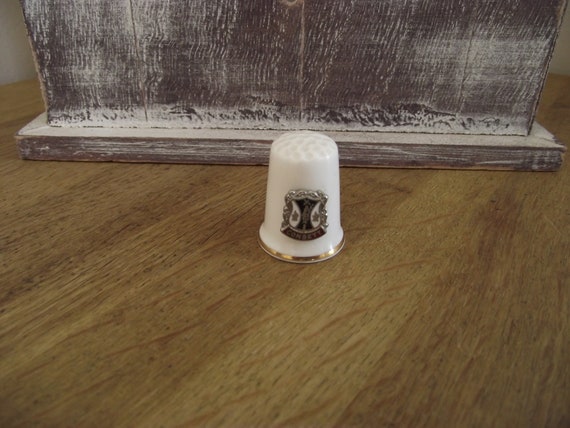 Vintage thimbles / Consett  / beautiful Fine Bone China / bone china England made / BRF7