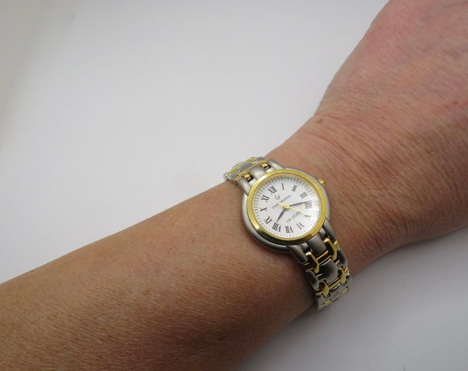 Vintage watch / Two tone watch /  7" wrist / Quartz watch / sports Watch /  ladies Watch /  Gift for her (d21)