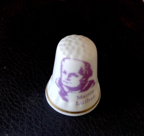 Vintage / beautiful Fine Bone China / martin luther / collector society thimble / bone china british made / a7
