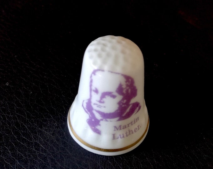 Vintage / beautiful Fine Bone China / martin luther / collector society thimble / bone china british made / a7