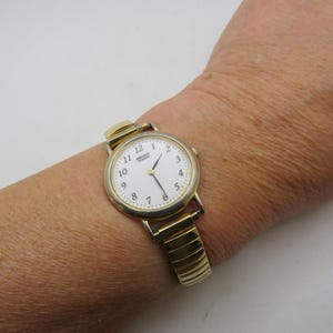 Vintage Gold plated Quartz watch / seiko / expanding Watch /  Womans Watch /  Gift for her (h10)