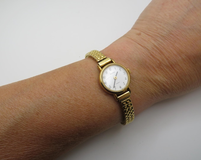 vintage watch / vintage pulsar by seiko wrist watch / womans gold watch / expanding wrist 7" watch / vintage sport  / ladies watch (b26)