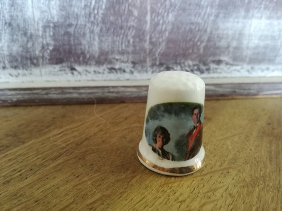 Royal Family thimble /  Prince & Princess Of Wales /  Thimble/ bone china / made in England / J4