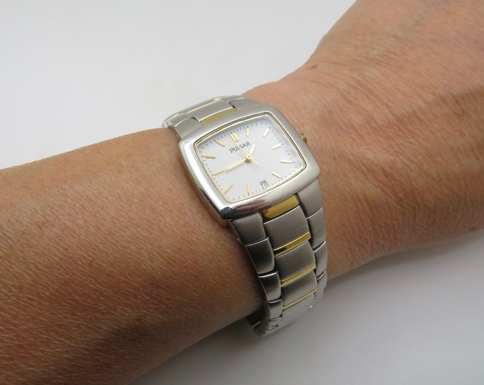 vintage square Watch / Pulsar by Seiko watch / sports watch / quartz Watch / large wrist size / vintage watch / gift for her ( m22)