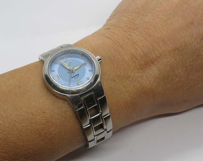 vintage fashion watch / Quartz watch / Blue faced watch / ladies Watch / large wrist size / vintage sport  / gift for her  / (c7)