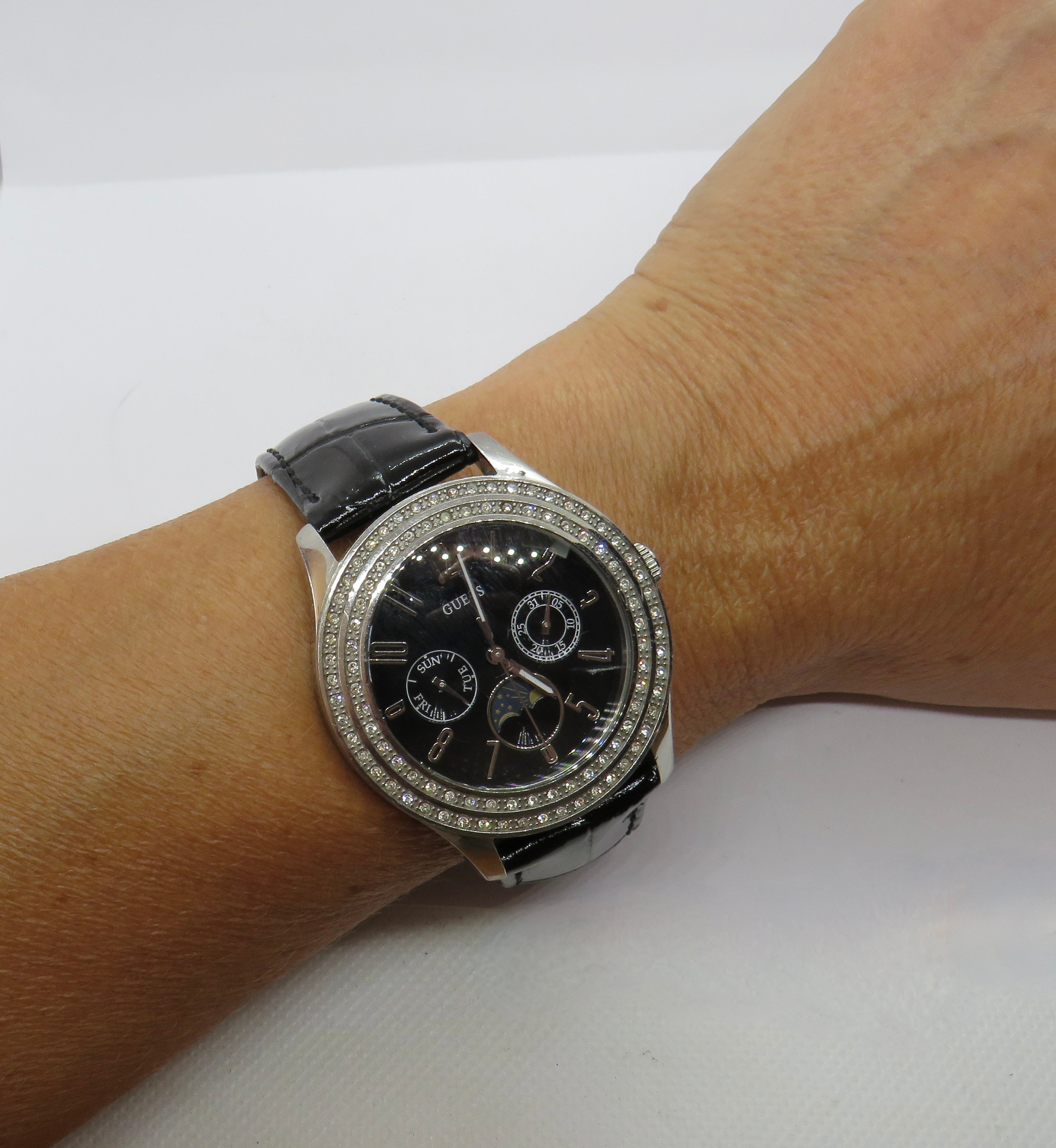 Vintage Watches High St / Guess Watch / Diamond Watch Vintage Watches High St / Guess Watch / Diamond Watch
