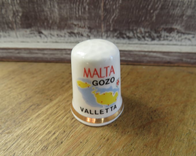 Vintage thimble / Malta Gozo / beautiful gift / bone china / H1