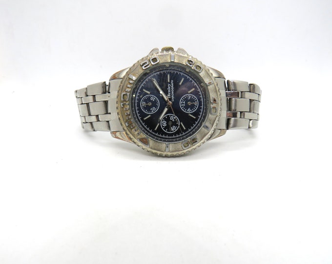 Vintage watch /  Henleys watch / quartz watch / blue dial metal watch / vintage  / watch