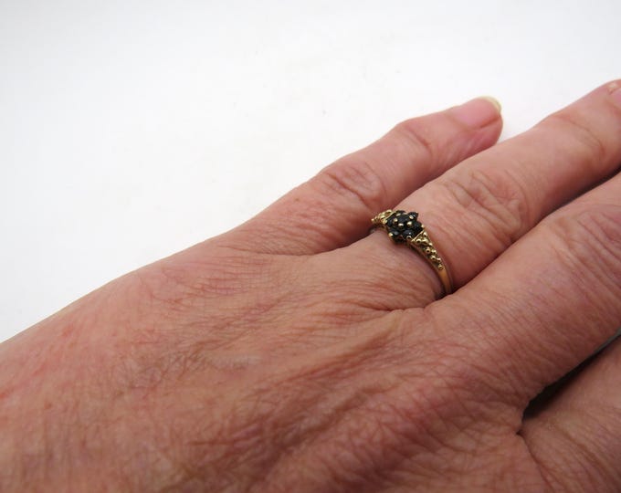 Vintage Gold Ring / Solid 375 / 9ct gold sapphire  Cluster Ring / Gemstone / size usa 6.5 / uk m / Eur 53 / 9ct gold  / Gold ring / g8