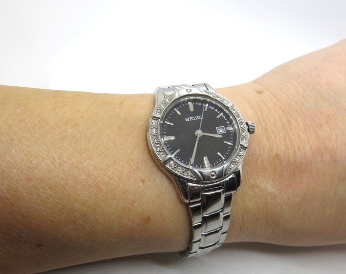 vintage seiko divers Watch / diamond watch / Vintage SQ watch / quartz watch / divers watch / watch / vintage ladies / watch