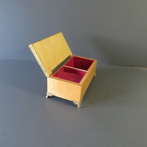 Vintage wooden Musical box / 1970s inlaid wood / VINTAGE / music box / A musical box