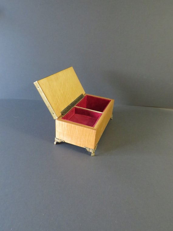 Vintage wooden Musical box / 1970s inlaid wood / VINTAGE / music box / A musical box