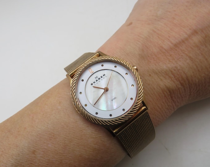 vintage Skagen mesh bracelet watch  / vintage gents Watch / vintage / mens watch gift for him / u7