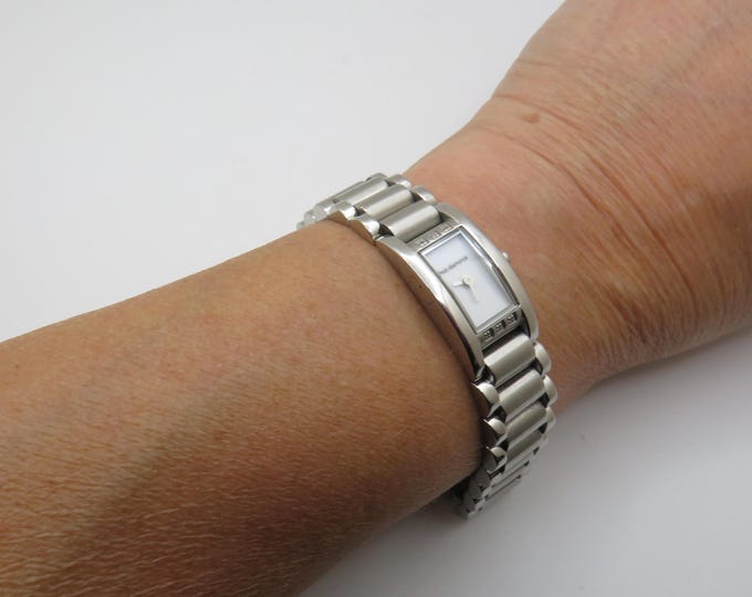 vintage watch / Hot Diamonds watch  / gift for her / square dial Watch / vintage Watch / small wrist / m23