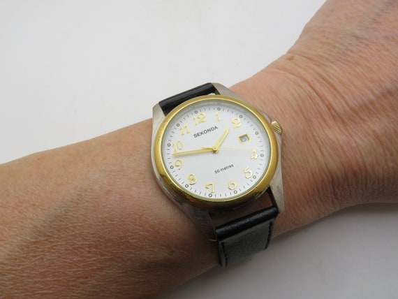 vintage Watch / sports watch / Vintage watch / quartz watch / gold watch / vintage gents / watch / gift for him  (R11)