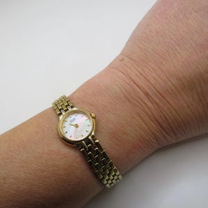 Vintage watch / Dainty oval Quartz watch / citizen gold Dress Watch /6.6" wrist size /  womens Watch /  Gift for her (v1)