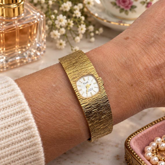 Vintage Gold Tone Mechanical Watch, Small Cocktail Dress Wristwatch (N7)